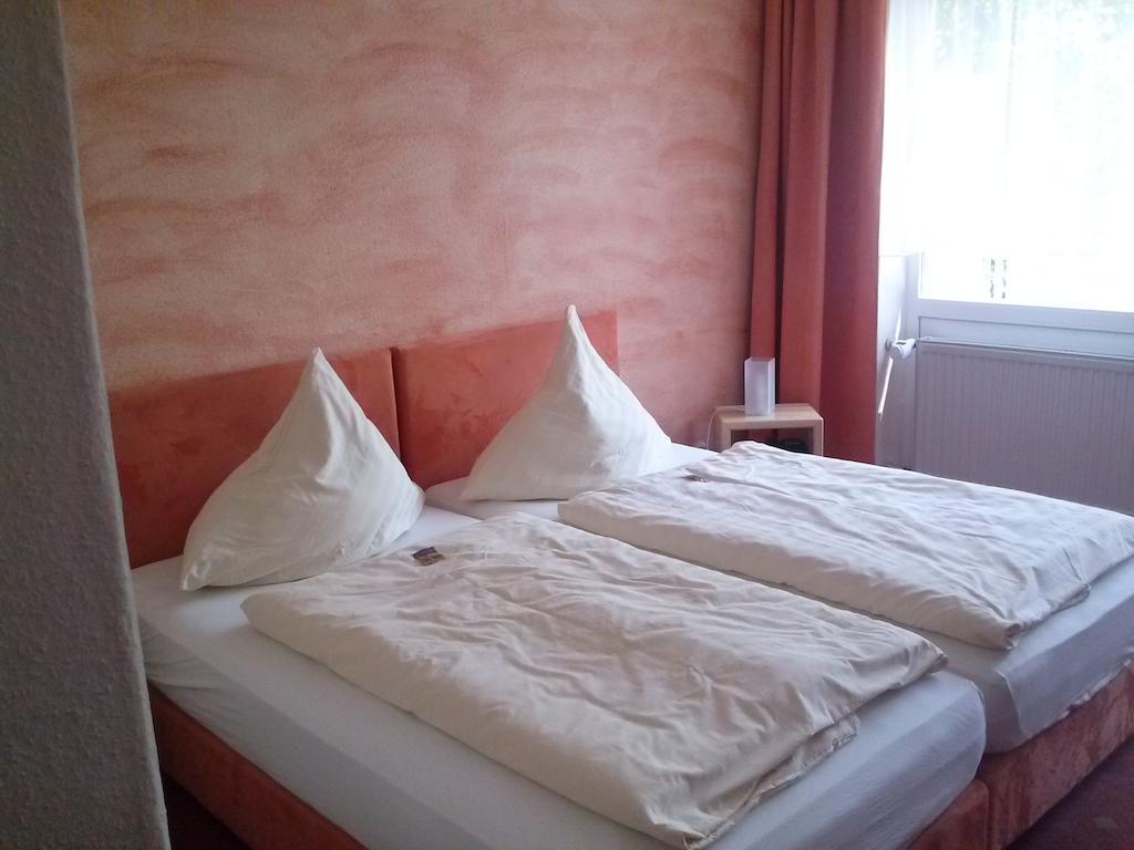 Hotel Garni Am Bowenberg Niederzissen Chambre photo